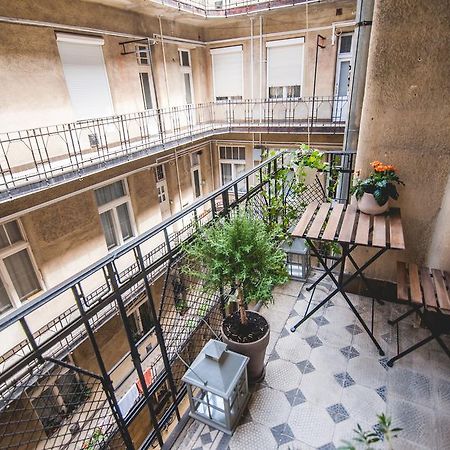 Ferienwohnung Lizmary'S Wonderland Budapest Exterior foto