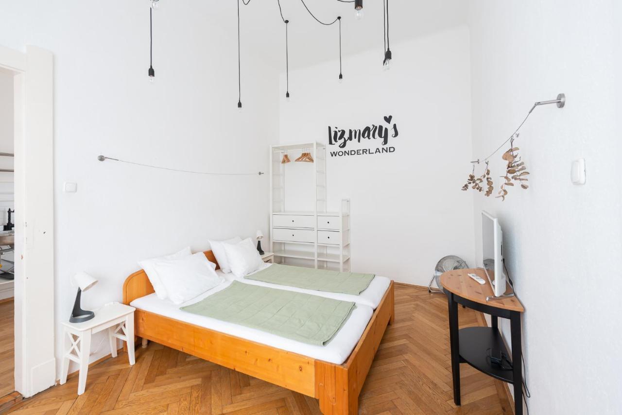 Ferienwohnung Lizmary'S Wonderland Budapest Exterior foto