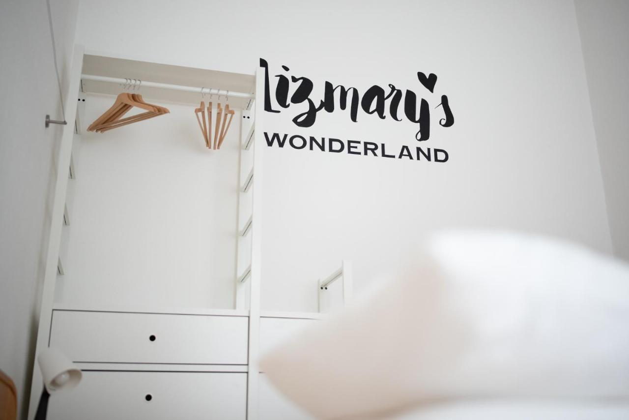 Ferienwohnung Lizmary'S Wonderland Budapest Exterior foto